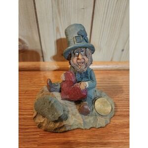 Finnians Guardians of the Blarney Stone Leprechaun Figurine Ailchu '93 Heart